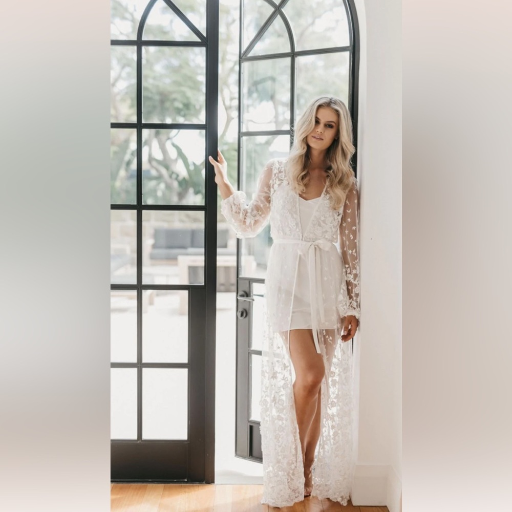 ADELE BRIDAL LACE MAXI ROBE - INCLUDES SLIP (XS/S)